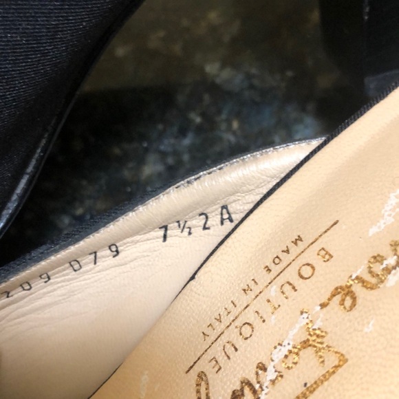Salvador’s ferragamo women’s open toe 3” pumps 7 1/2 2 A - Picture 9 of 10